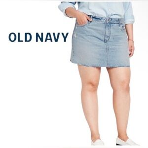 28W Plus Size Old Navy Denim Mini Skirt in Medium Wash